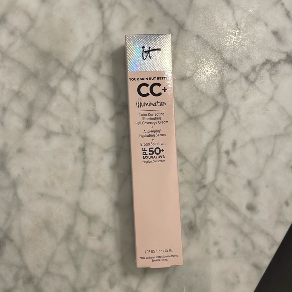 it foundation cc+ illumination full coverage SPF 50 shade = light